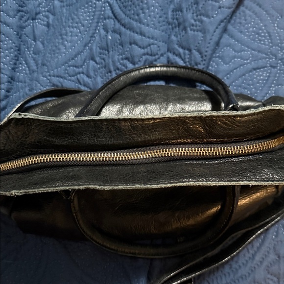 Elliott Lucca Black Shoulder Bag - Picture 12 of 13